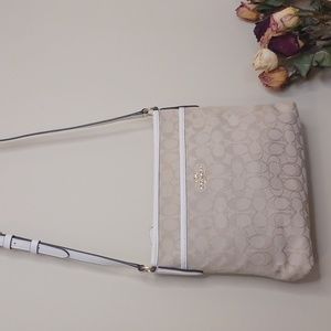 COACH crossbody white leather/canvas signature print